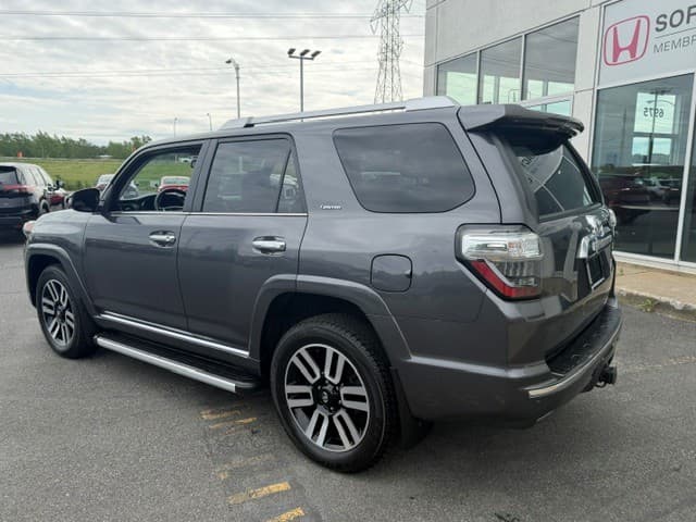 Toyota 4Runner 2023 — photo 2