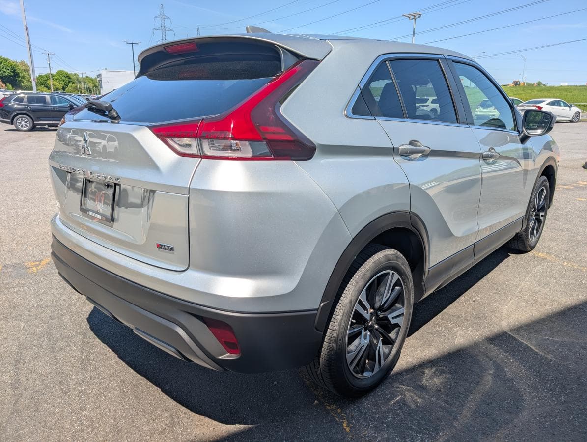 Mitsubishi Eclipse Cross 2023 — photo 6