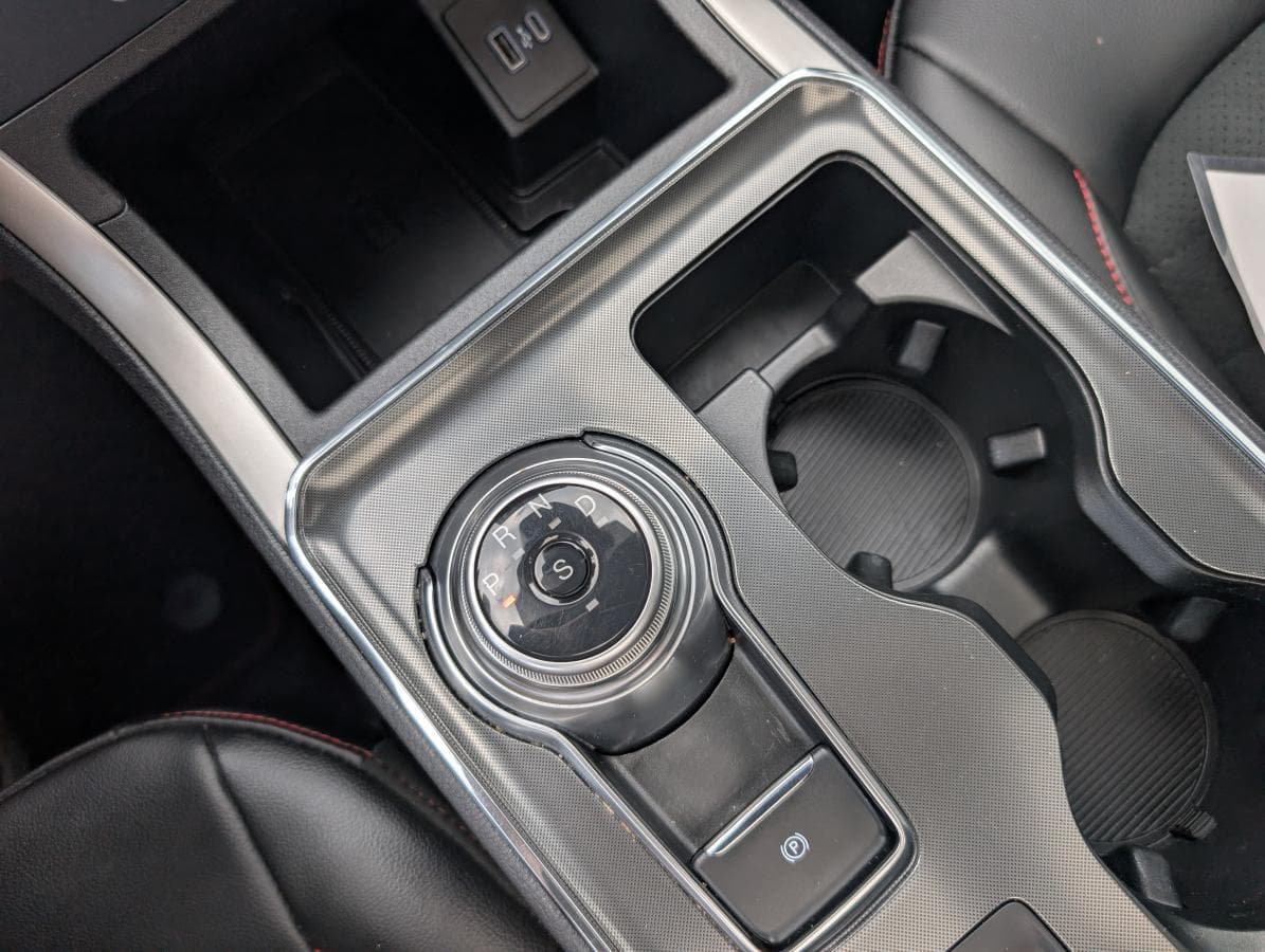 Ford Edge 2023 — photo 16