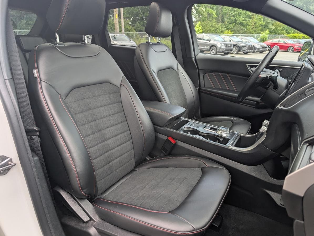 Ford Edge 2023 — photo 19