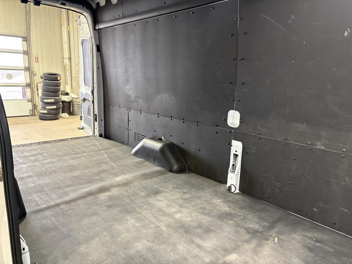 Ford Transit Cargo Van 2024 — photo 16