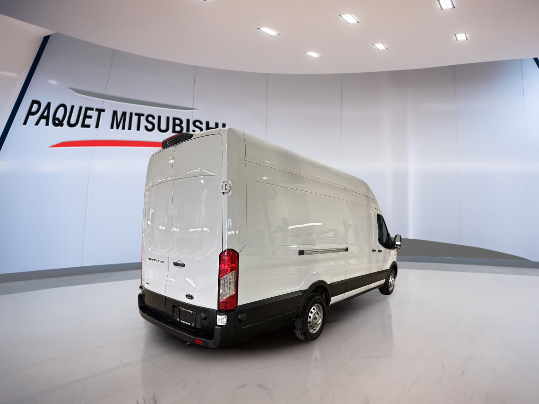 Ford Transit Cargo Van 2024 — photo 3