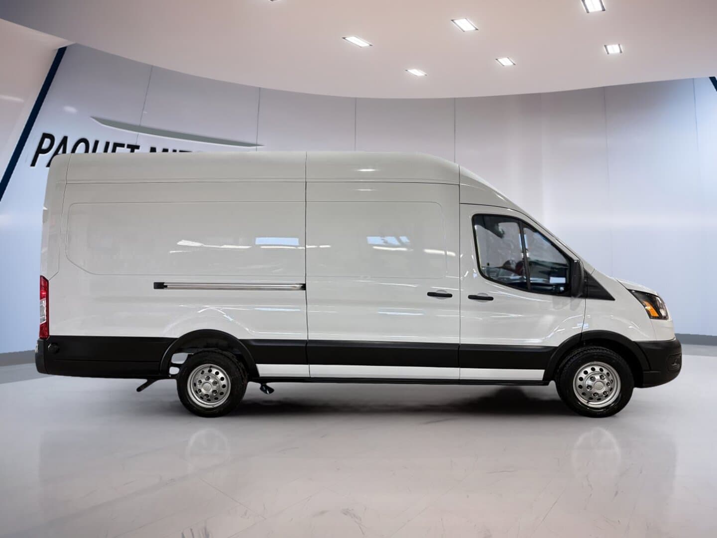 Ford Transit Cargo Van 2024 — photo 7