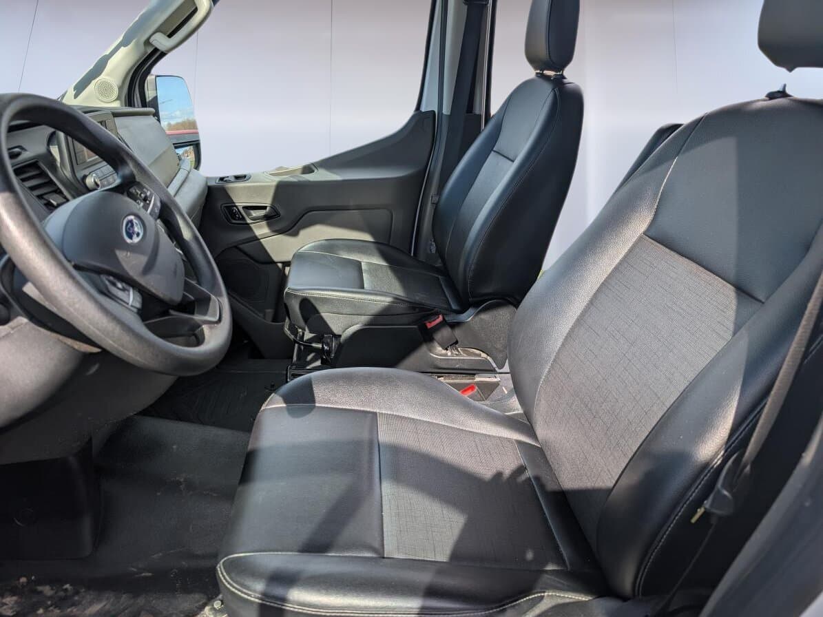 Ford Transit Cargo Van 2024 — photo 10