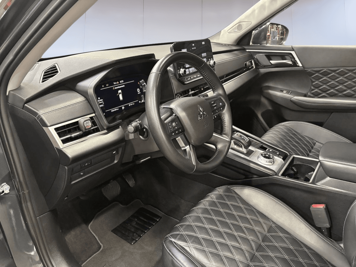 Mitsubishi Outlander 2024 — photo 16
