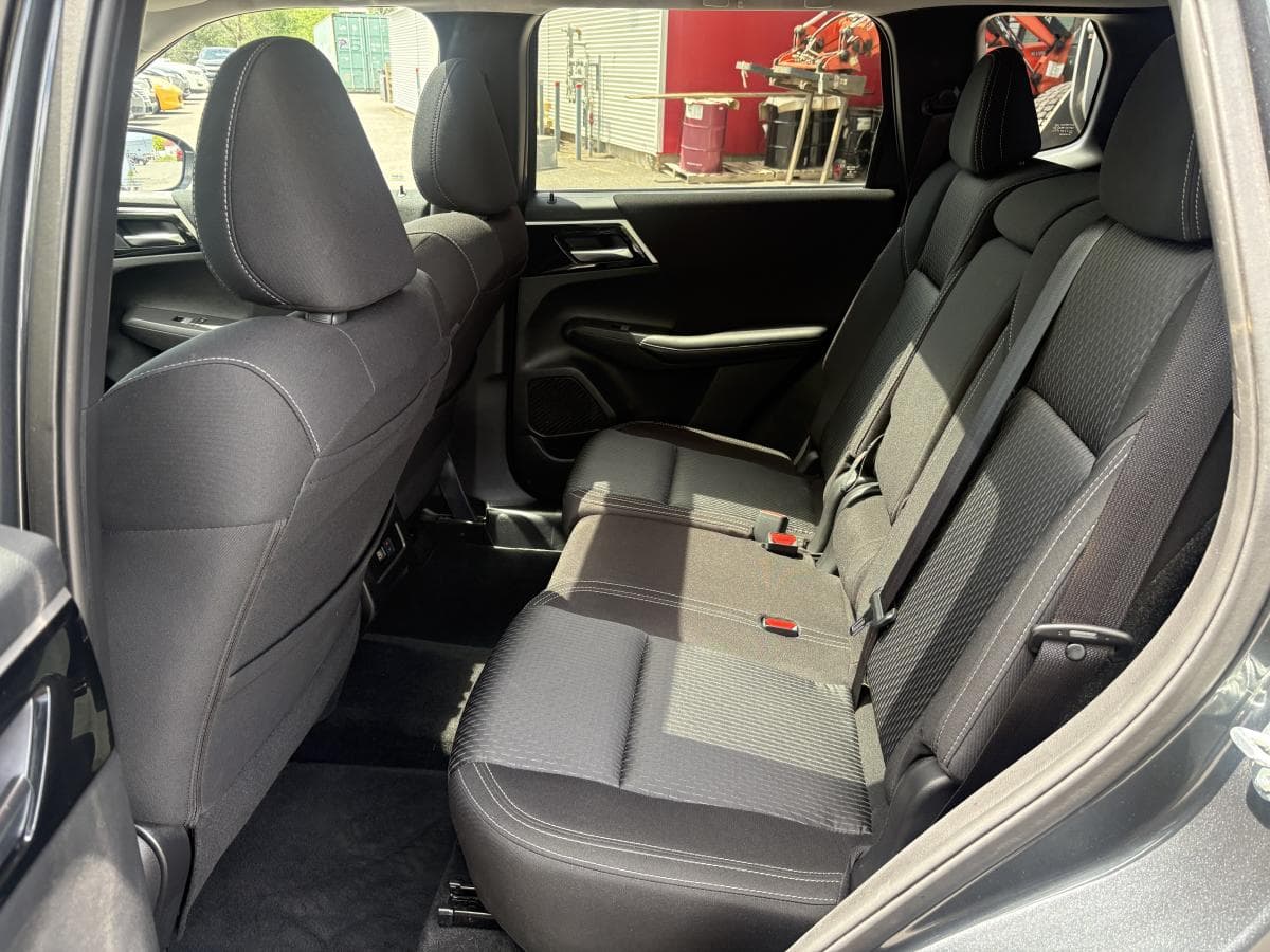 Mitsubishi Outlander 2024 — photo 12