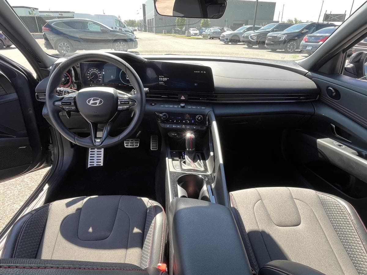 Hyundai Elantra 2024 — photo 11