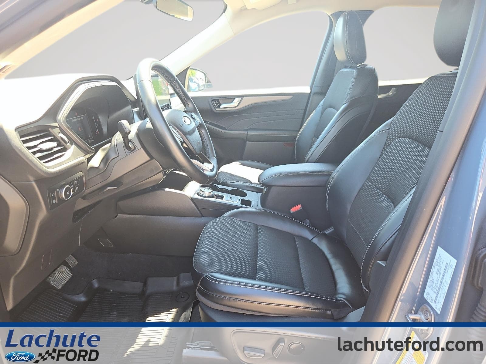 Ford Escape Hybrid 2024 — photo 11