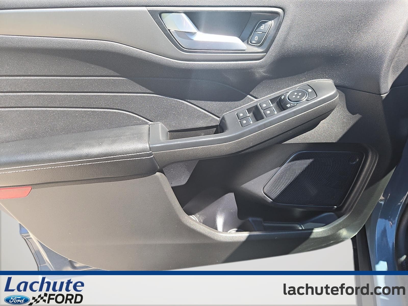 Ford Escape Hybrid 2024 — photo 13