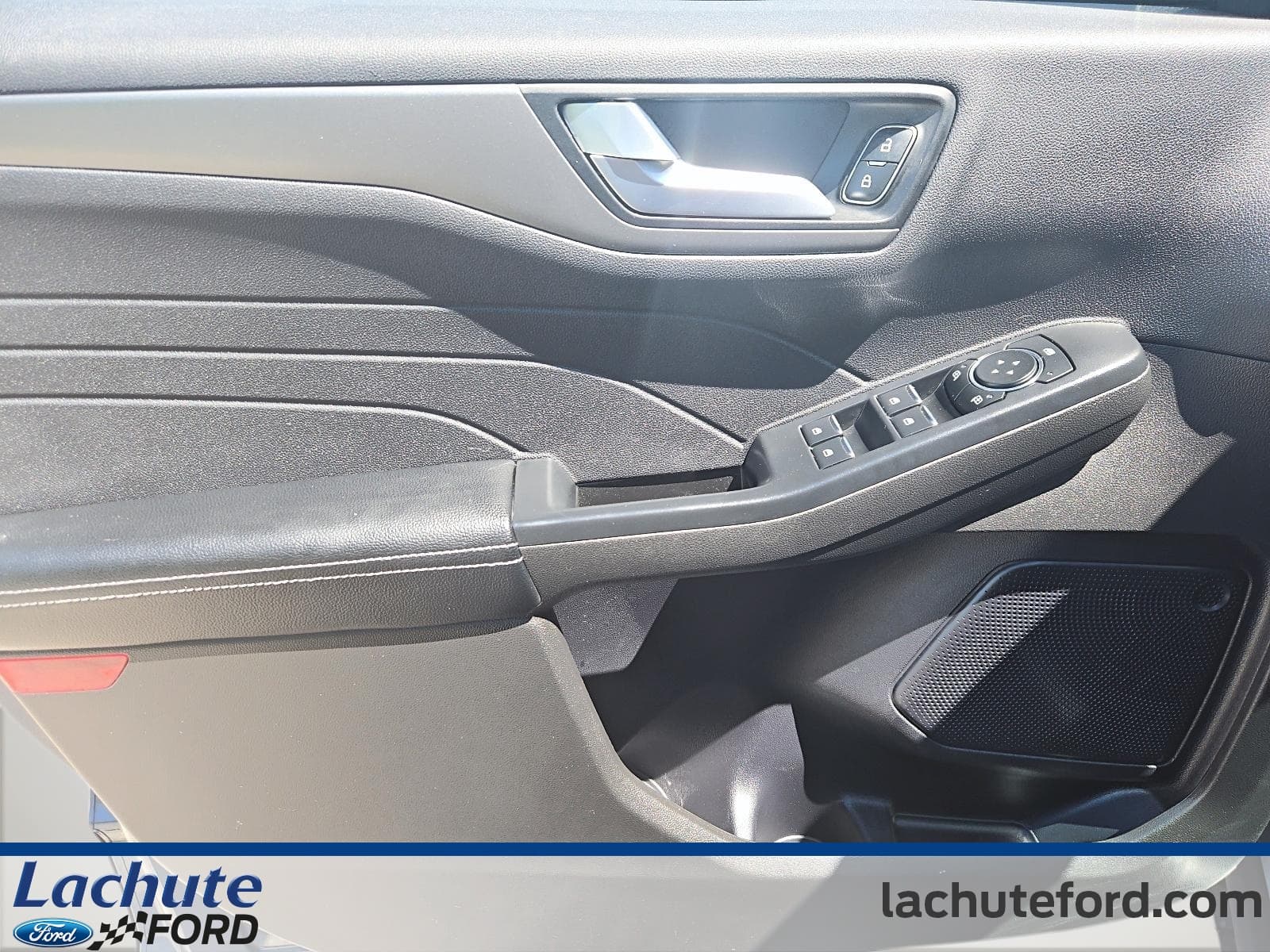 Ford Escape Hybrid 2024 — photo 15