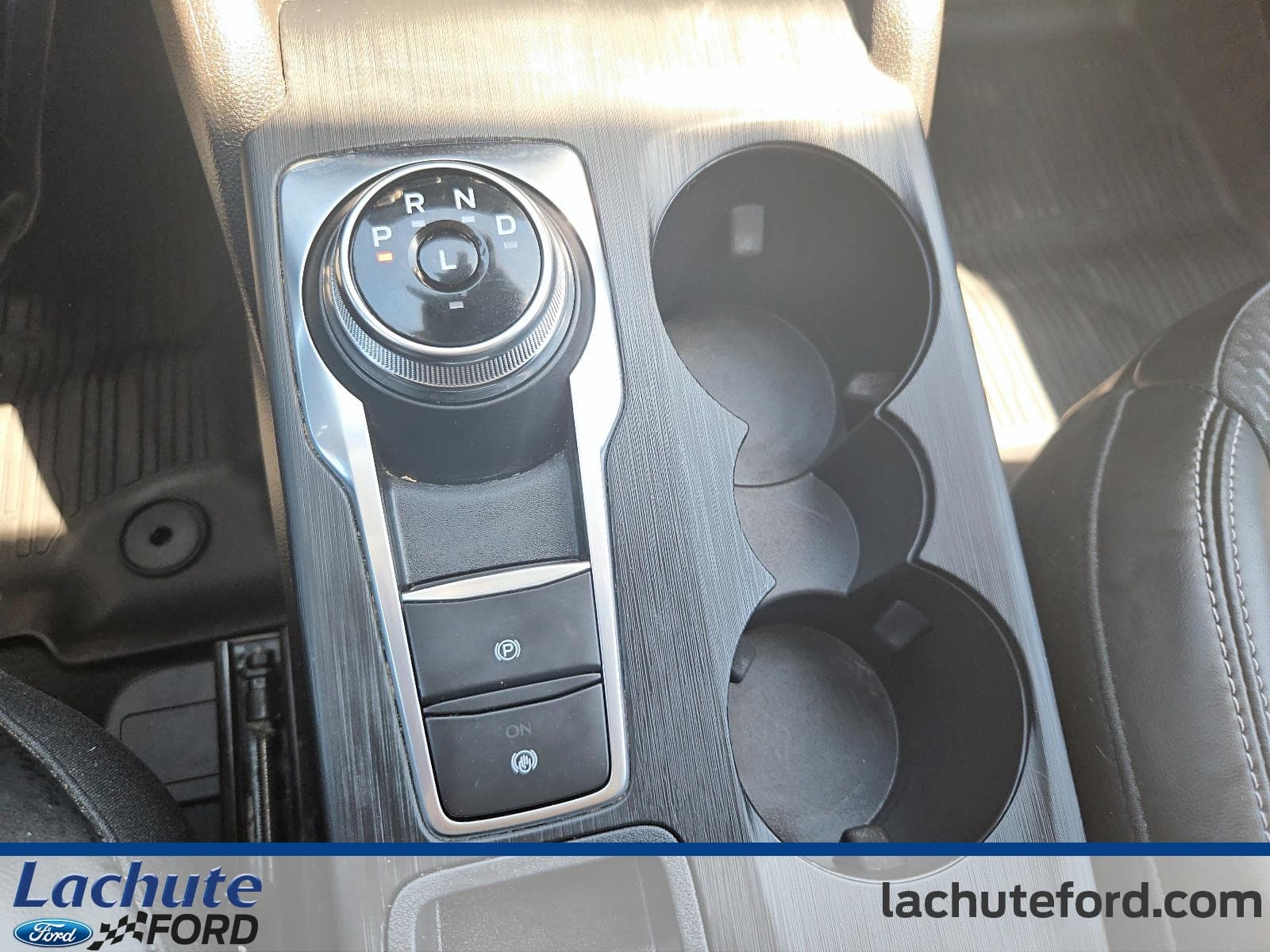 Ford Escape Hybrid 2024 — photo 18