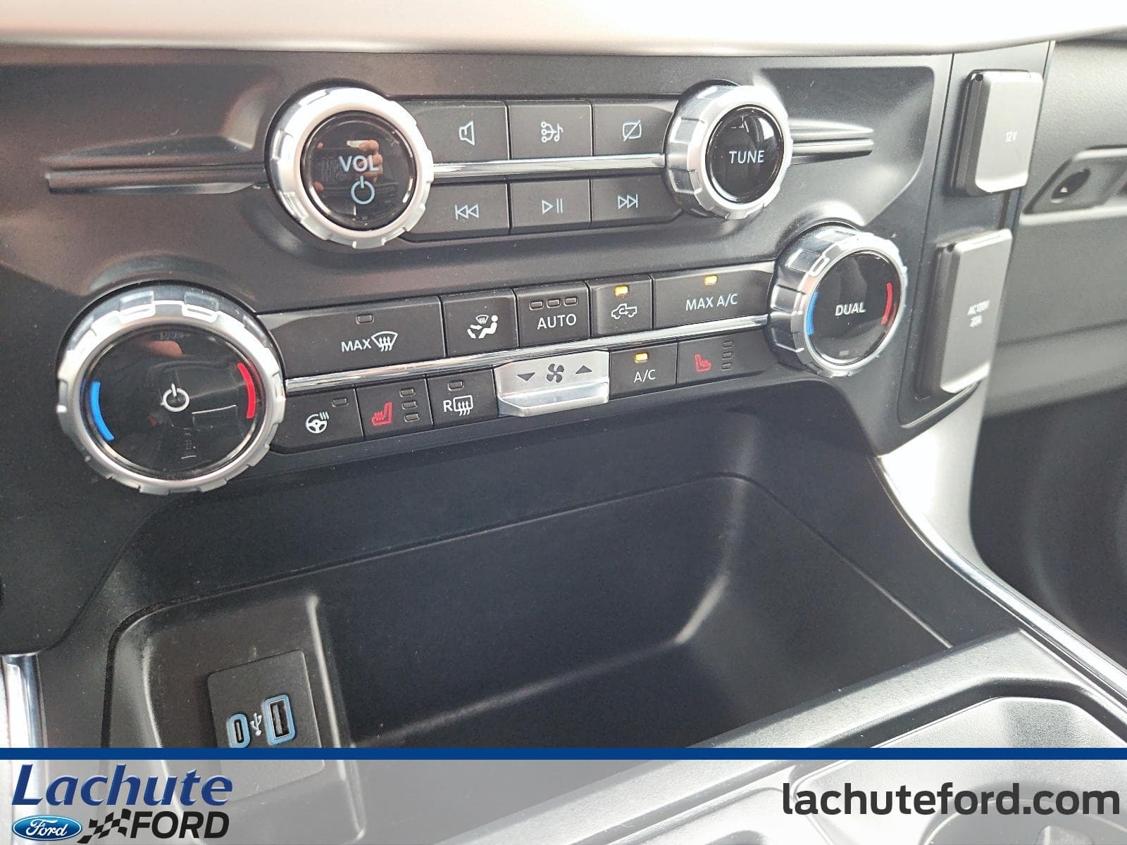 Ford F-150 Lightning 2023 — photo 20