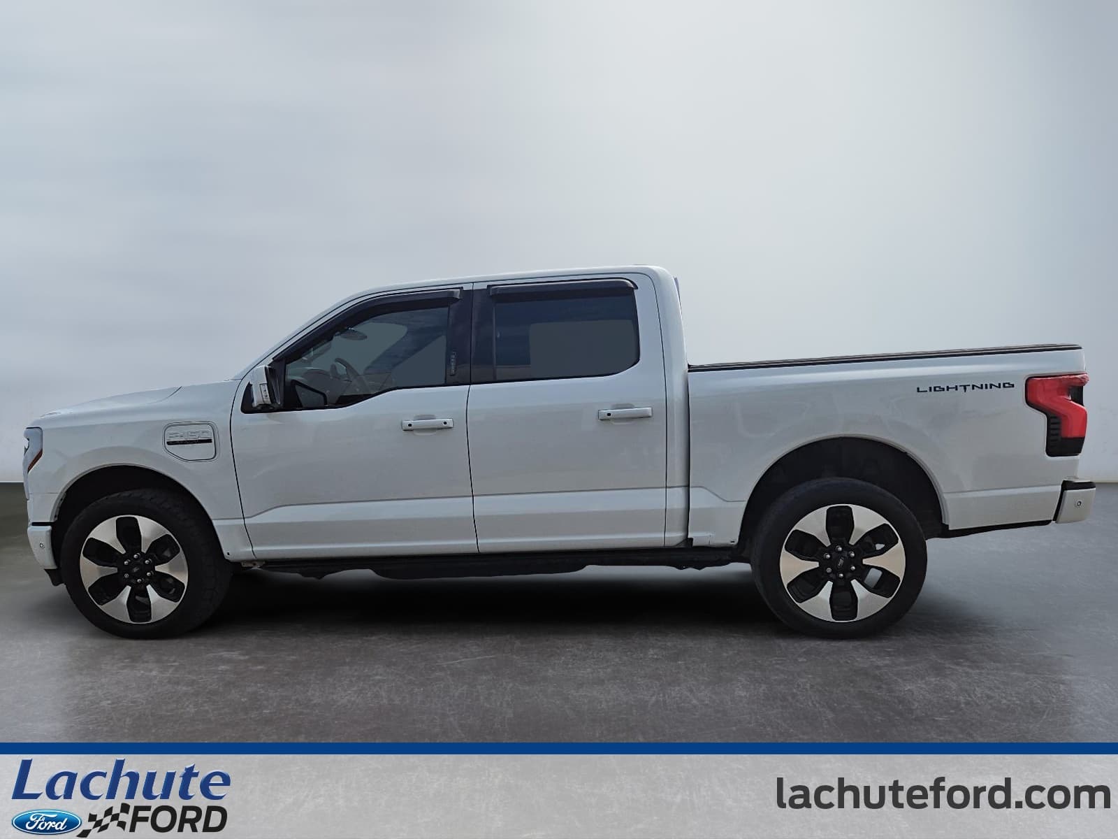Ford F-150 Lightning 2023 — photo 7