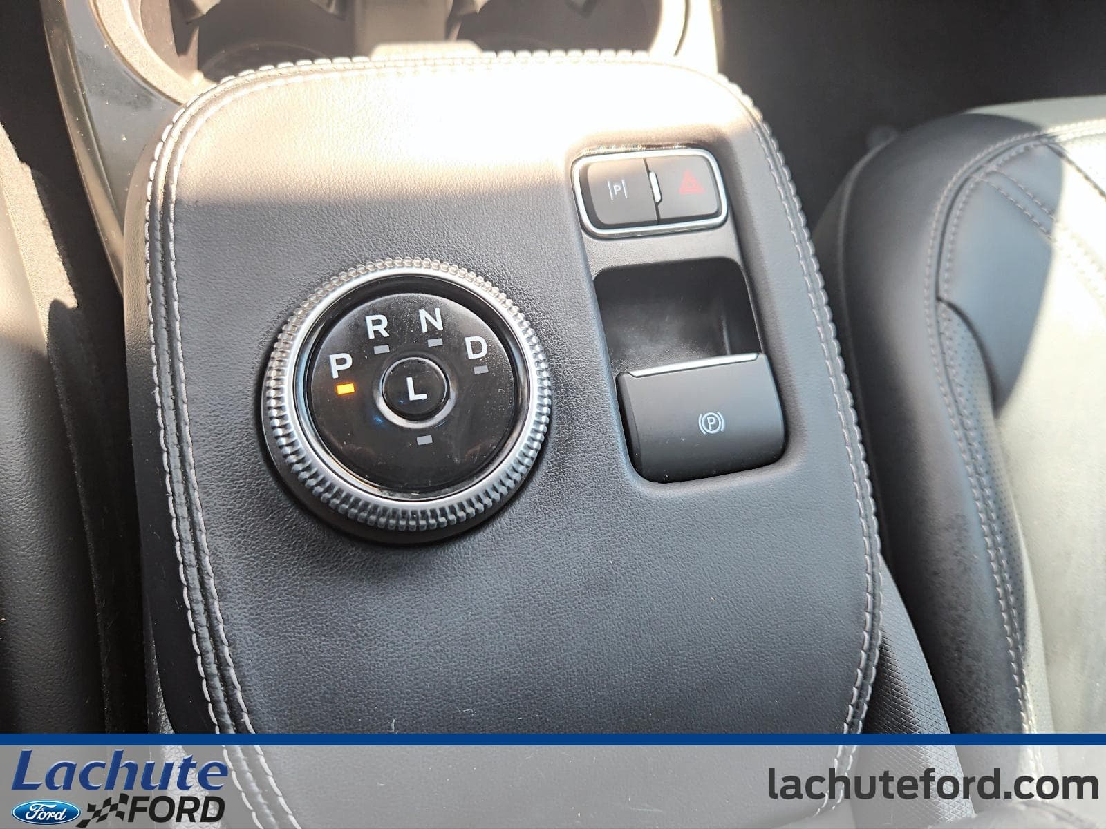 Ford Mustang Mach-E 2023 — photo 15