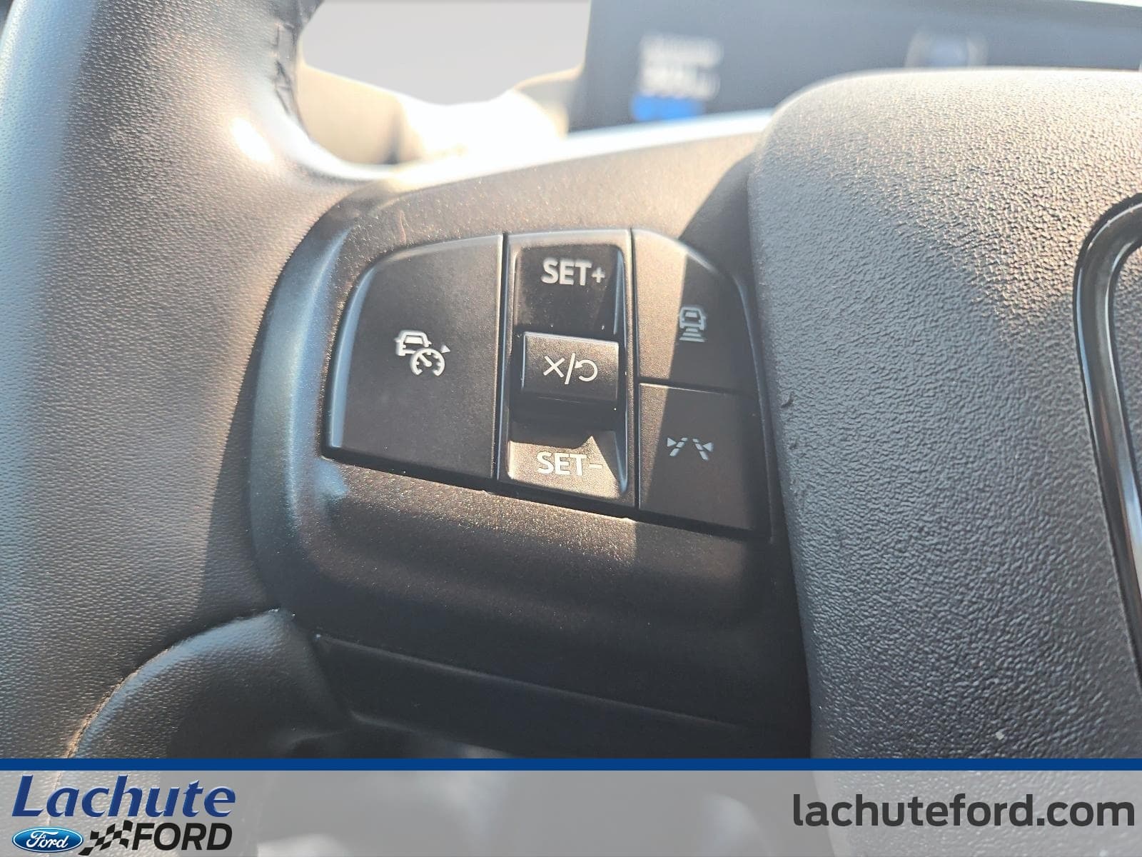 Ford Mustang Mach-E 2023 — photo 21