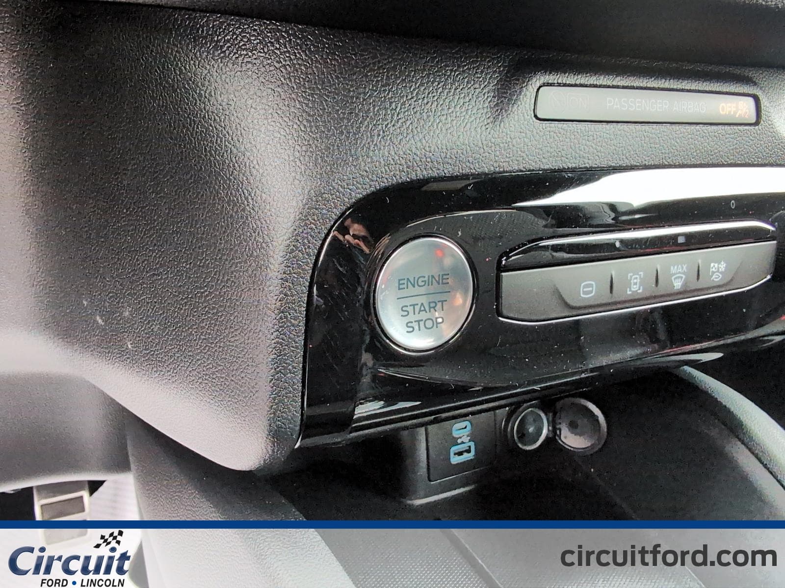 Ford Escape 2023 — photo 9
