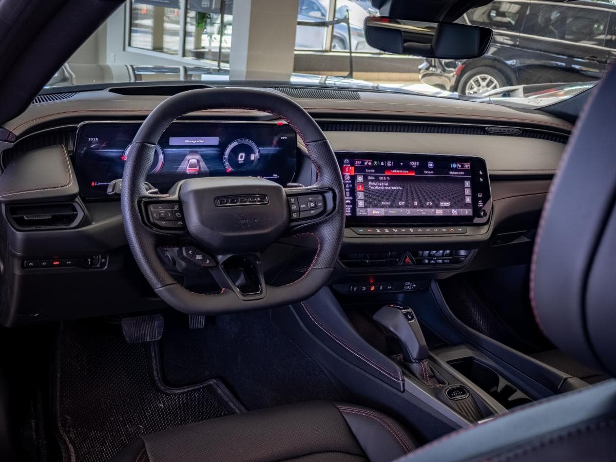 Dodge Charger 2026 — photo 10