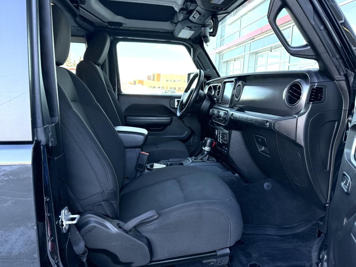 Jeep Wrangler Willys 2023 — photo 14
