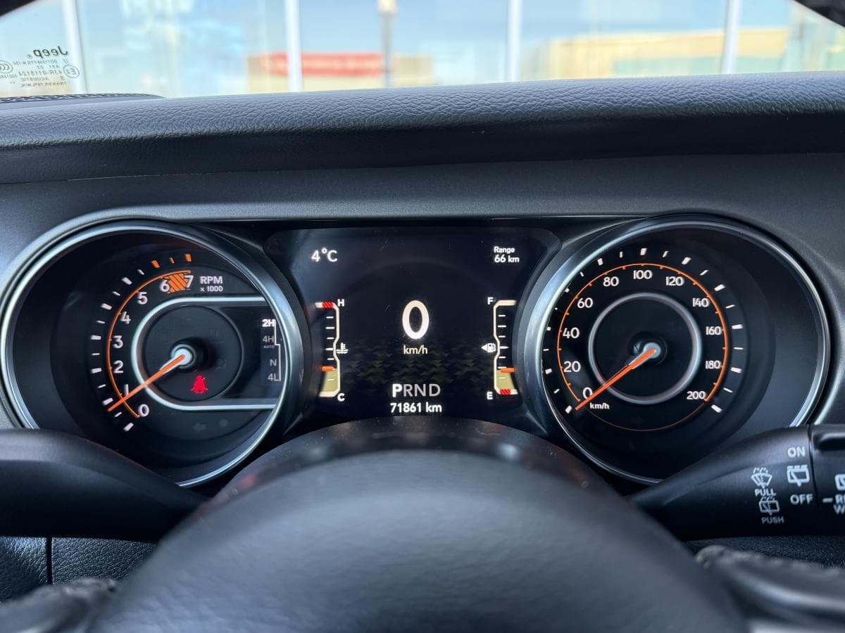 Jeep Wrangler Willys 2023 — photo 9