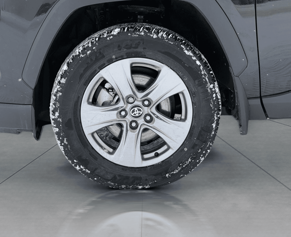 Toyota RAV4 XLE 2025 — photo 8