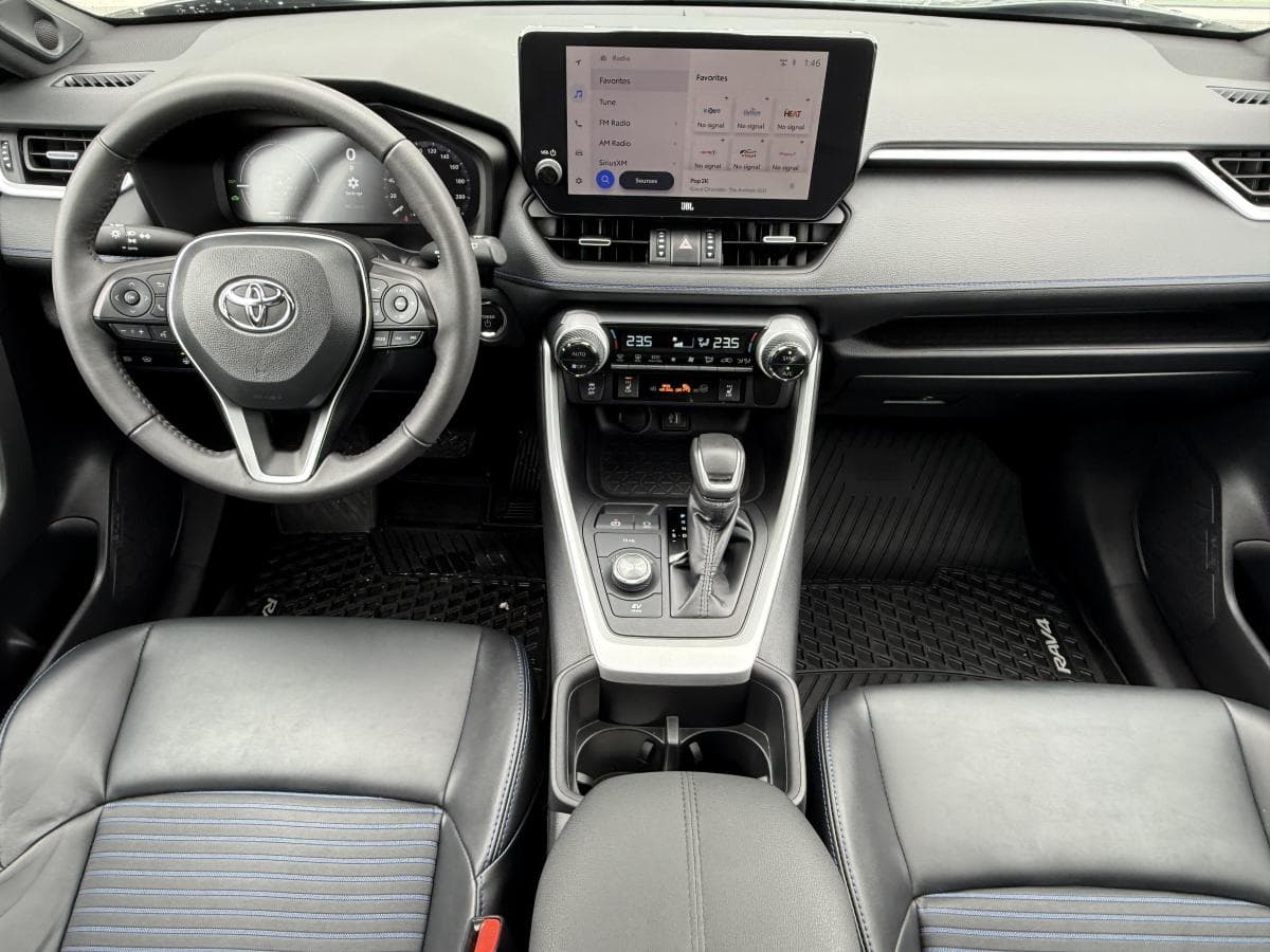 Toyota RAV4 Hybrid XSE 2024 — photo 15