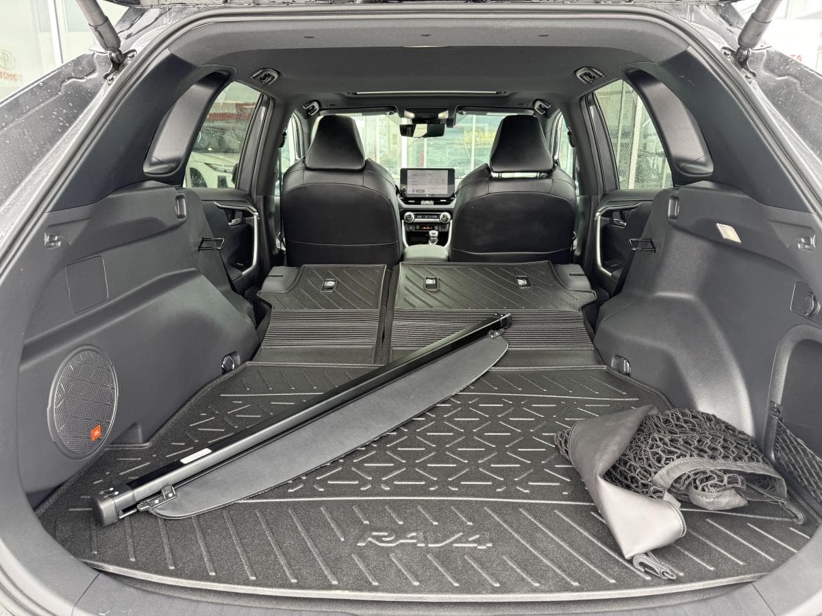 Toyota RAV4 Hybrid XSE 2024 — photo 20