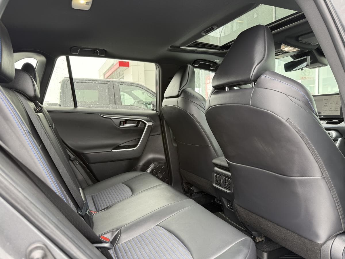 Toyota RAV4 Hybrid XSE 2024 — photo 21