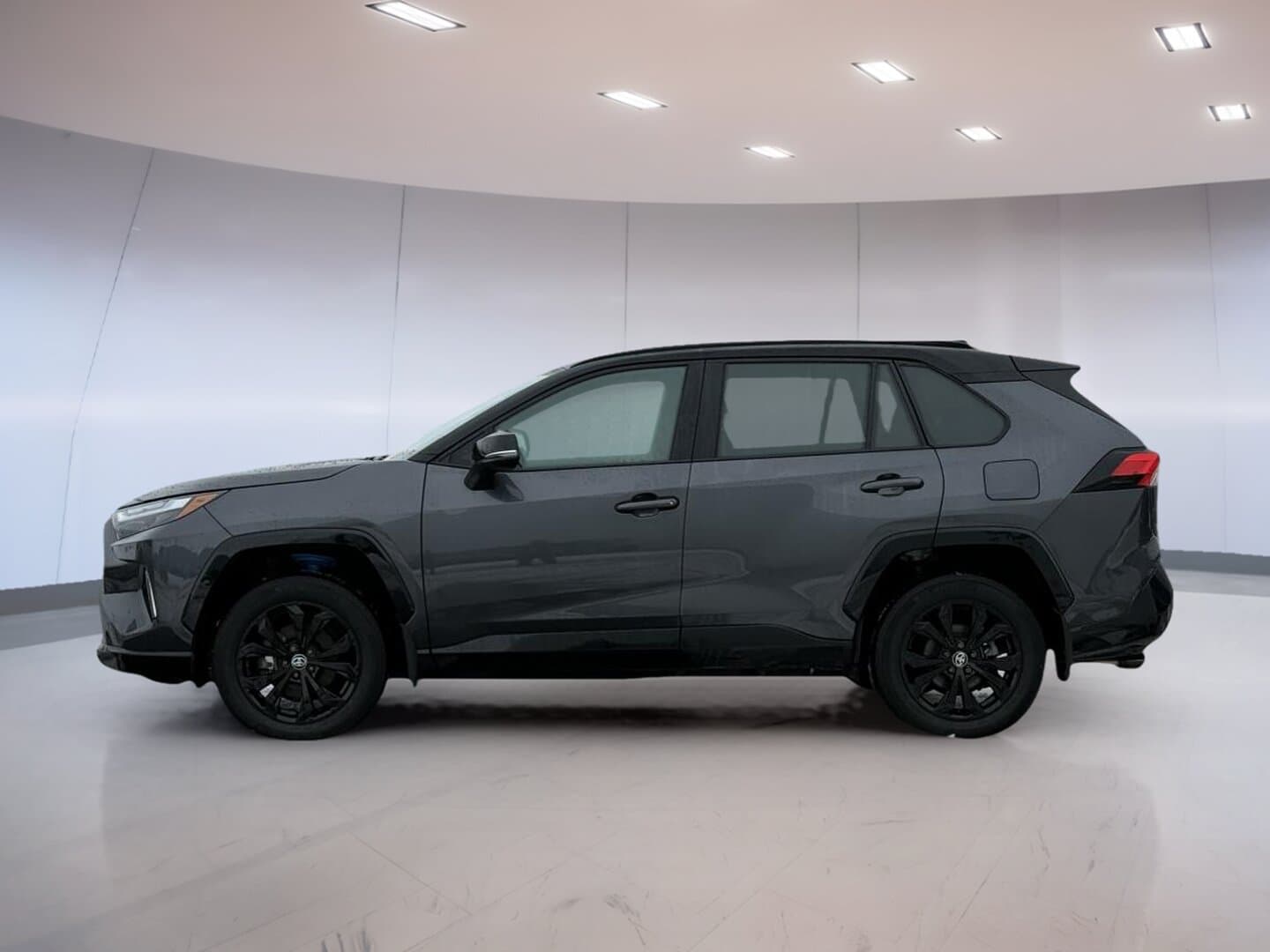 Toyota RAV4 Hybrid XSE 2024 — photo 4