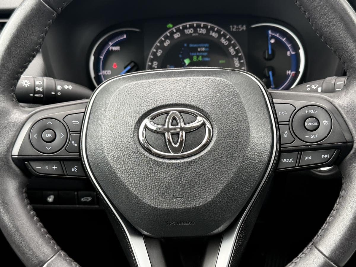 Toyota RAV4 Hybrid XLE 2025 — photo 17