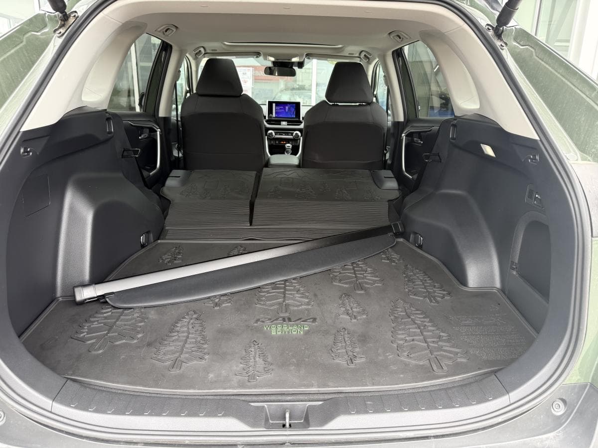 Toyota RAV4 Hybrid XLE 2025 — photo 20
