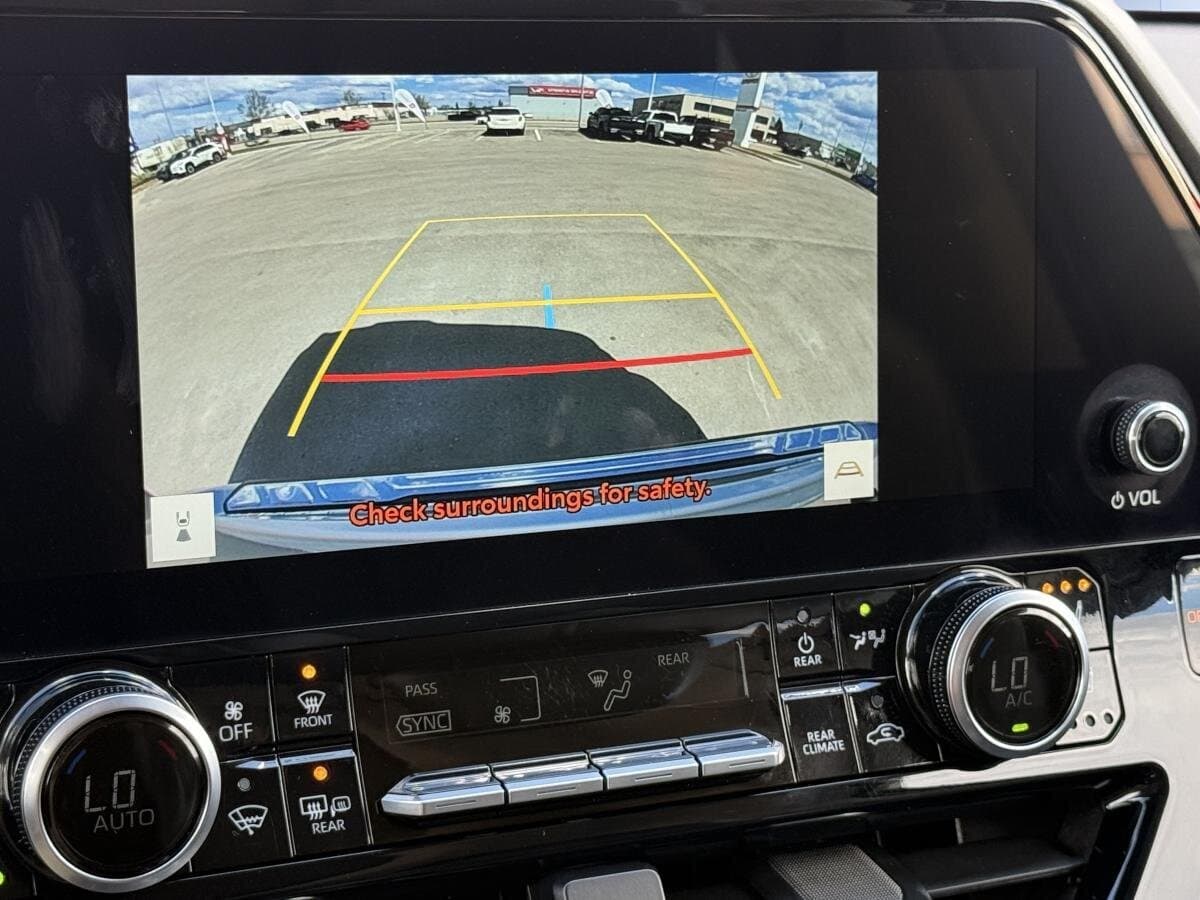 Toyota Highlander Hybrid Limited 2023 — photo 14