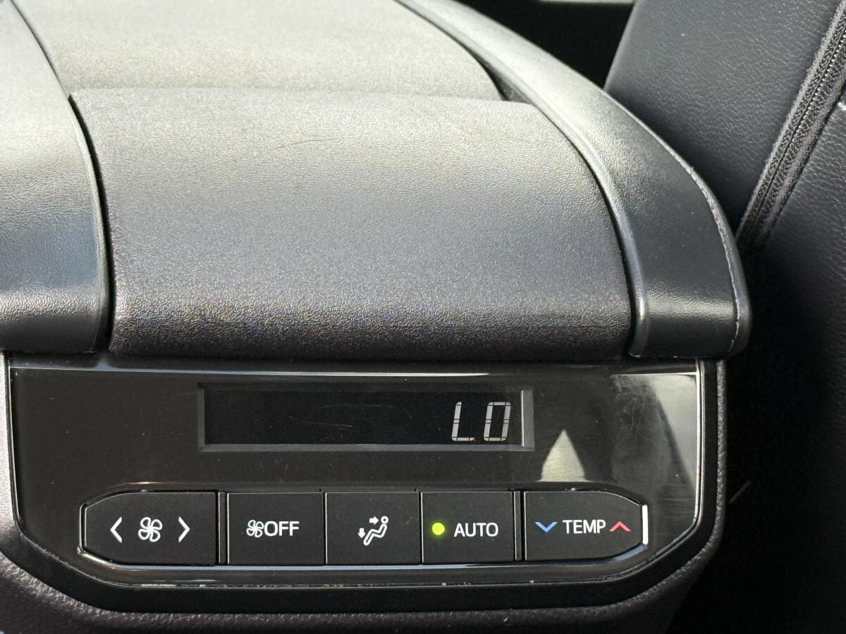 Toyota Highlander Hybrid Limited 2023 — photo 21