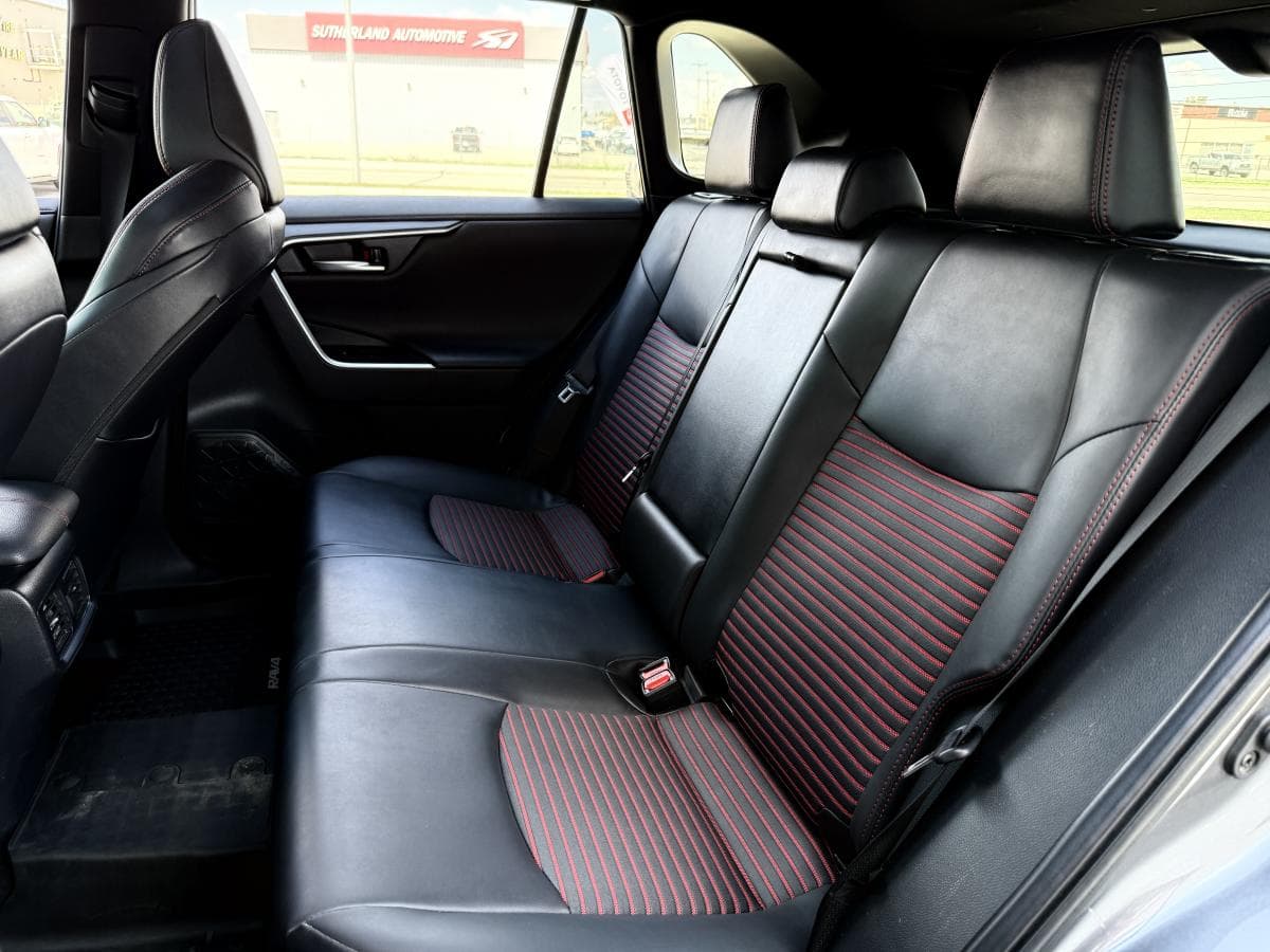Toyota RAV4 Prime XSE 2023 — photo 18
