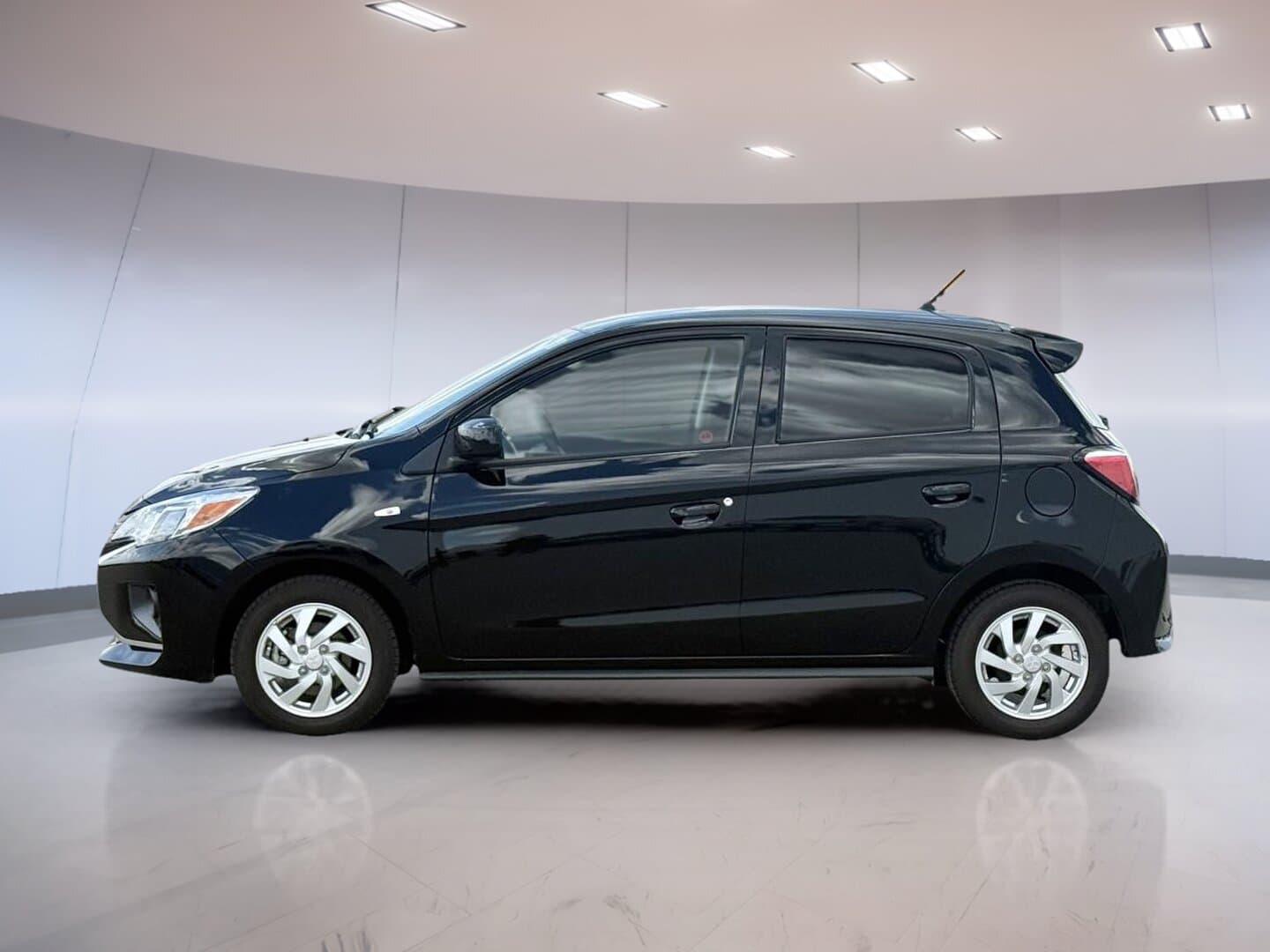 Mitsubishi Mirage ES 2024 — photo 3