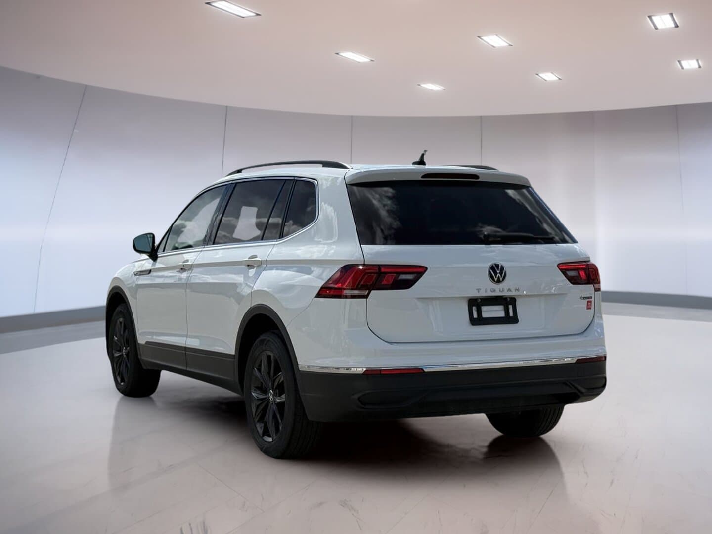 Volkswagen Tiguan Comfortline 2024 — photo 4