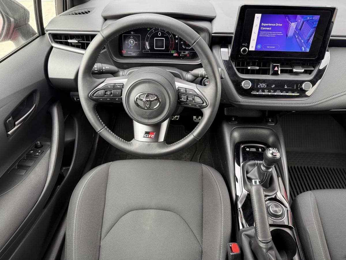 Toyota GR Corolla Core 2023 — photo 17