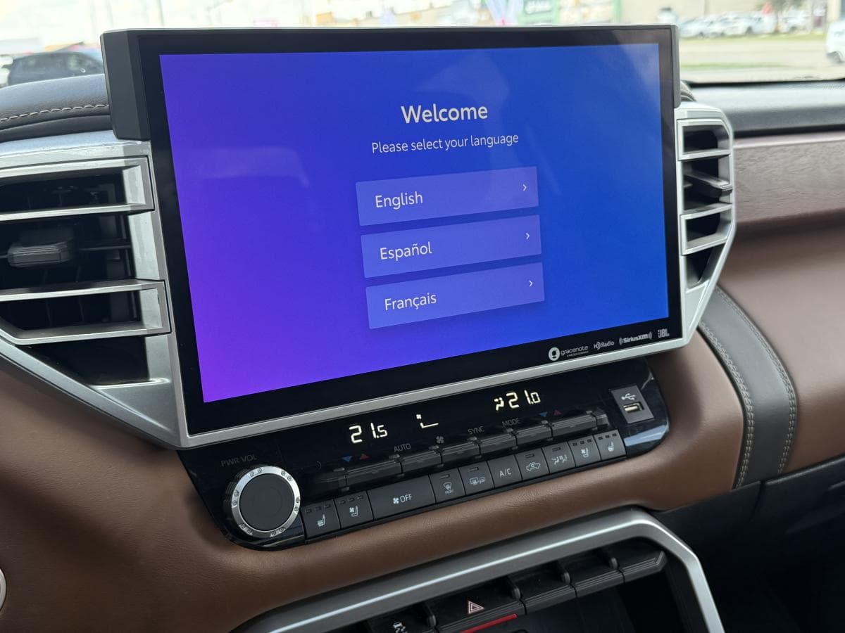 Toyota Tundra Platinum Hybrid 2024 — photo 13