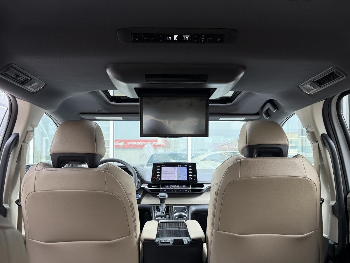 Toyota Sienna Limited 2024 — photo 17