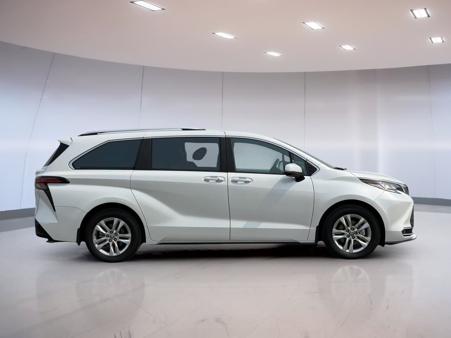 Toyota Sienna Limited 2024 — photo 7