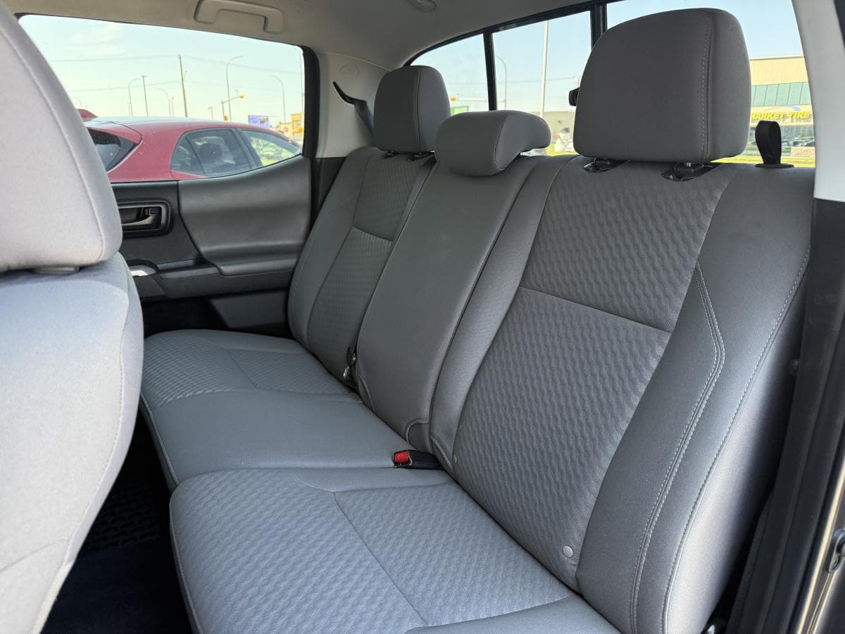 Toyota Tacoma Base 2023 — photo 17