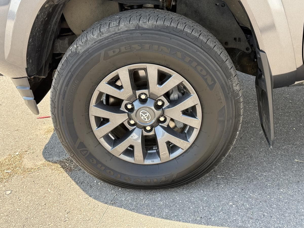 Toyota Tacoma Base 2023 — photo 9
