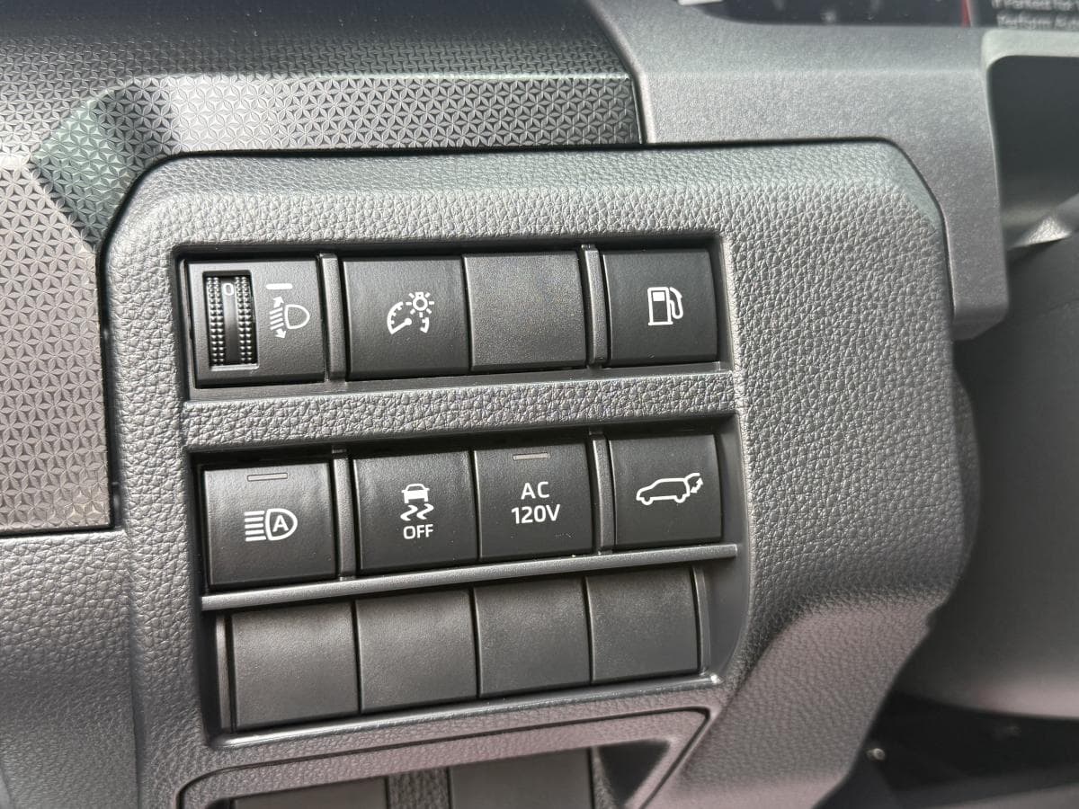Toyota 4Runner Base 2025 — photo 19