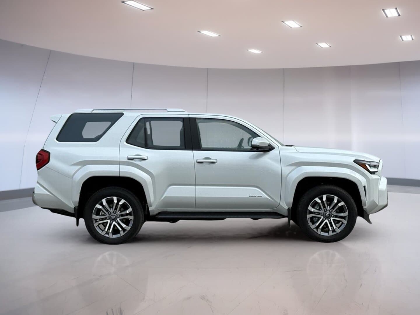 Toyota 4Runner Base 2025 — photo 5
