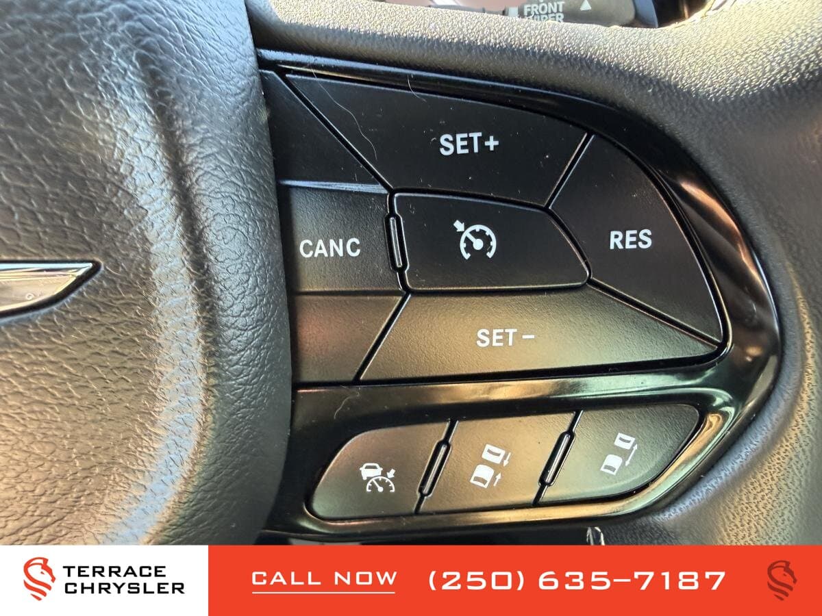 Chrysler Pacifica Touring AWD 2022 — photo 17