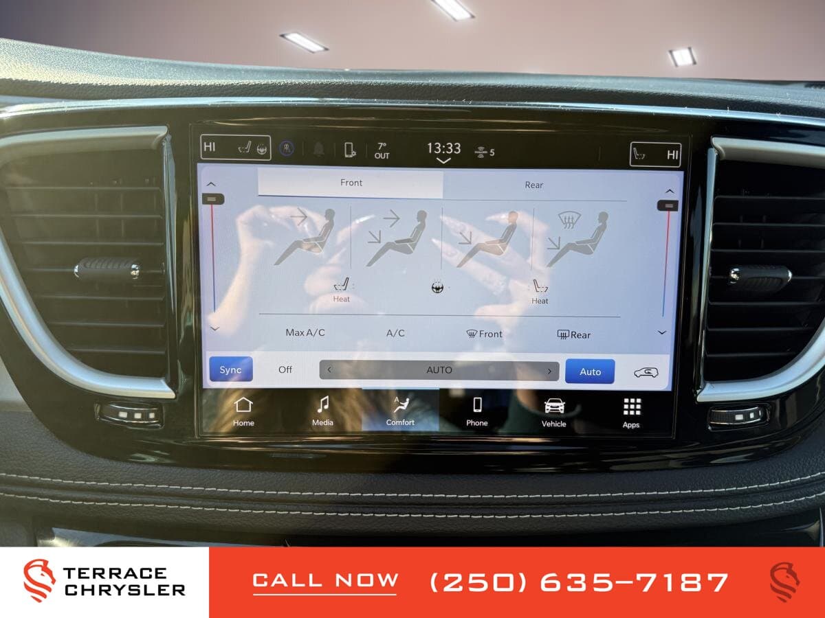 Chrysler Pacifica Touring AWD 2022 — photo 20
