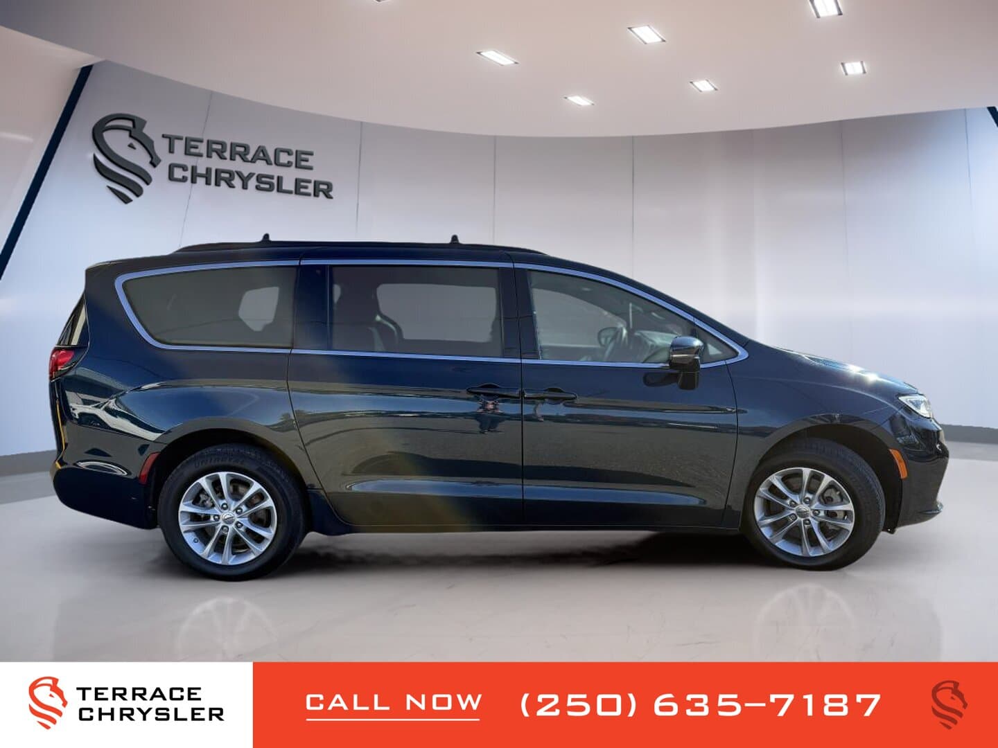 Chrysler Pacifica Touring AWD 2022 — photo 6