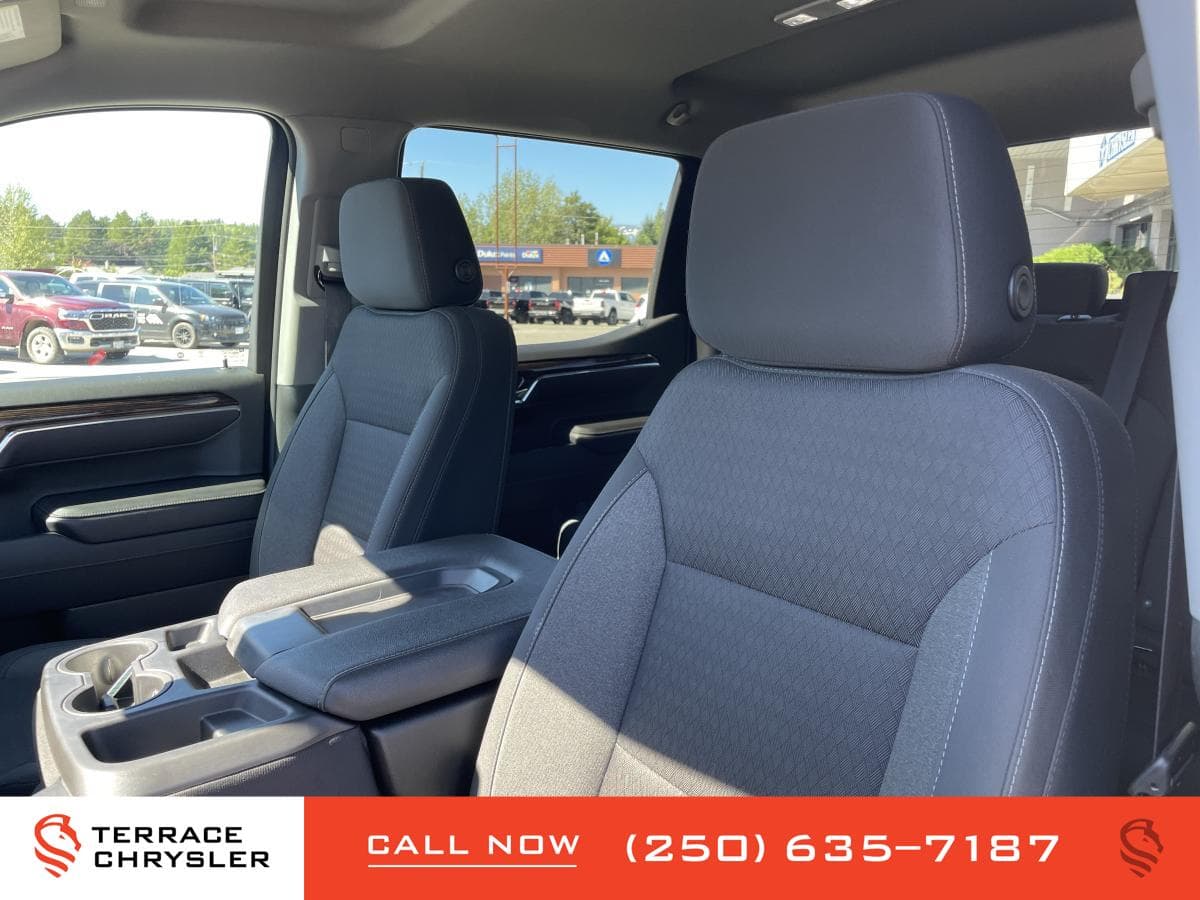 GMC Sierra 1500 Crew Cab Standard Box 4-Wheel Drive Elevation 2023 — photo 13