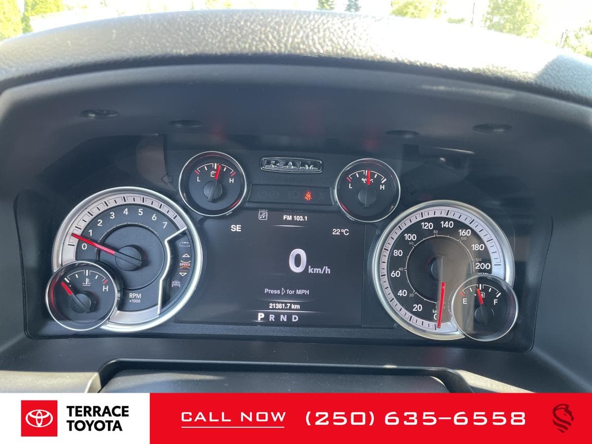 RAM 1500 Classic Express 4x4 Crew Cab 5'7" Box 2022 — photo 17