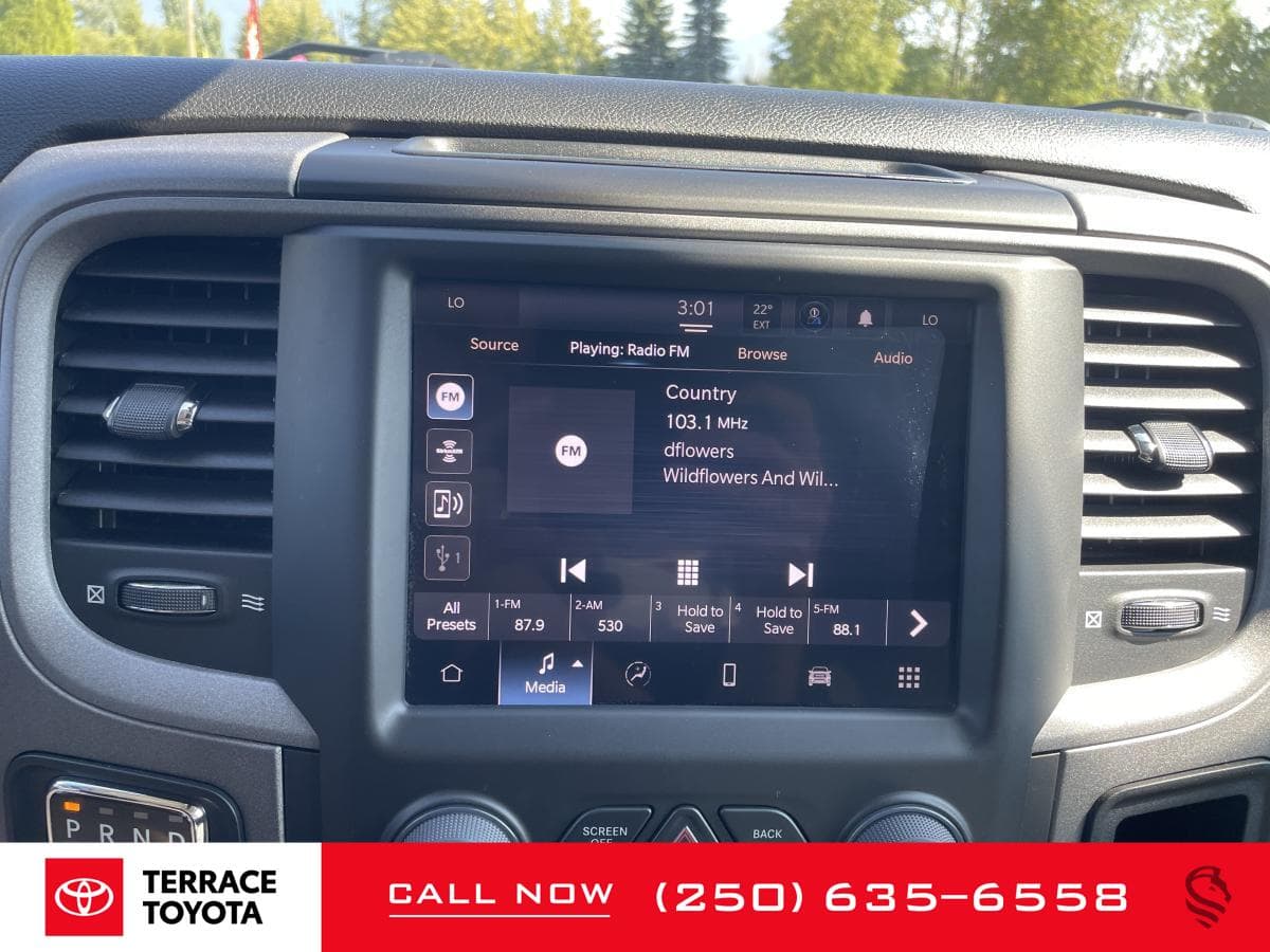 RAM 1500 Classic Express 4x4 Crew Cab 5'7" Box 2022 — photo 18