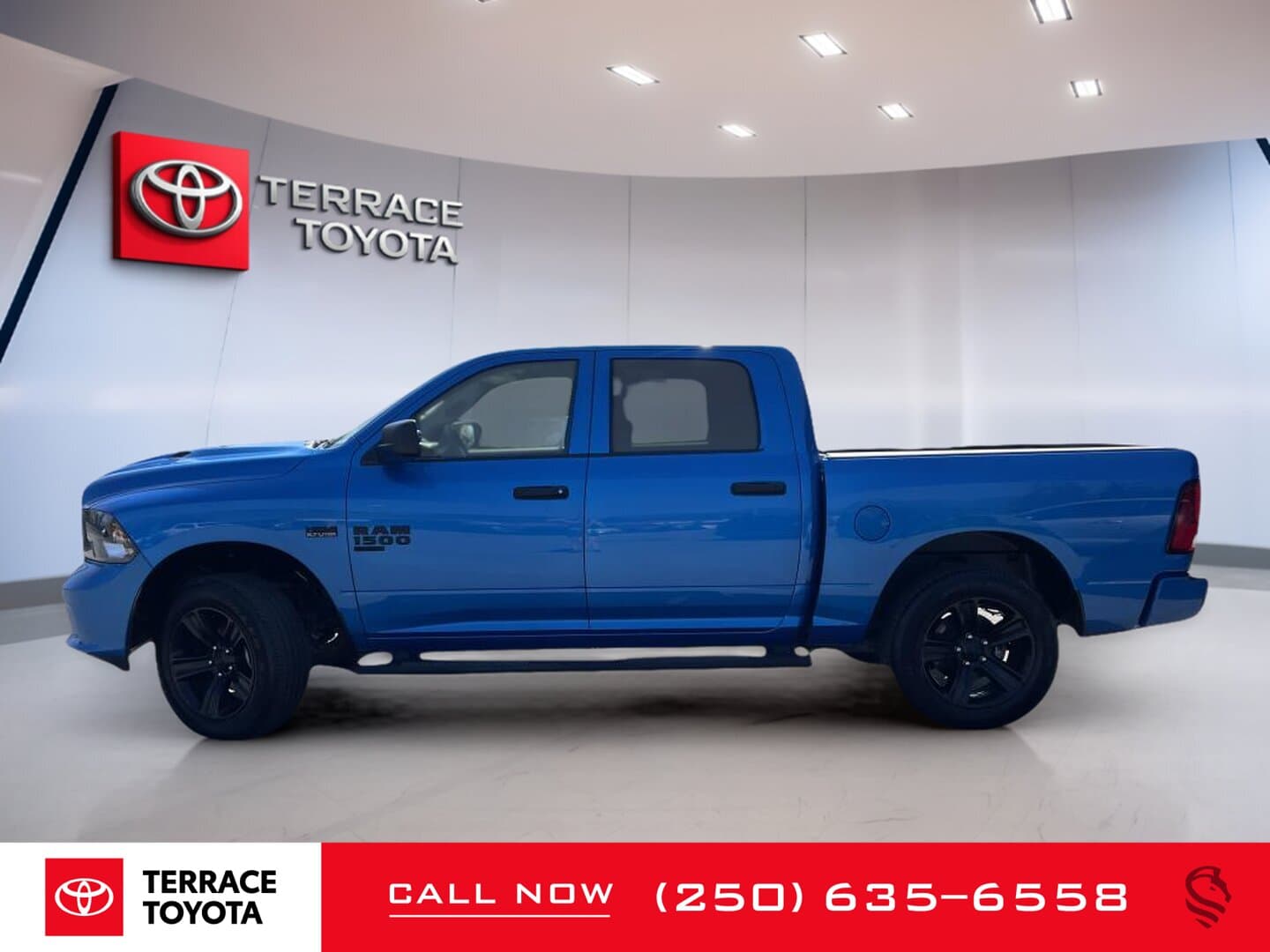RAM 1500 Classic Express 4x4 Crew Cab 5'7" Box 2022 — photo 3